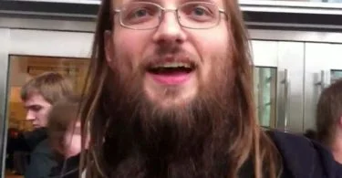 photo de Jay Freeman, connu sous le nom de Saurik, il est le développeur de l'application Cydia