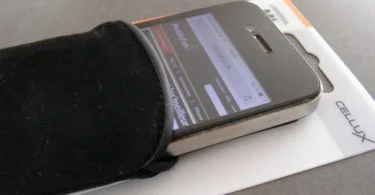 test pochette pour iPhone cellux en microfibre MobileFun