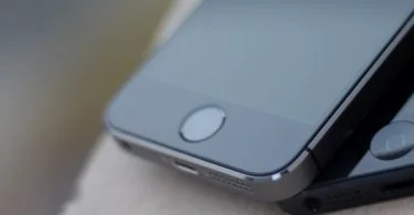 iPhone 5 et iPhone 5S superposés
