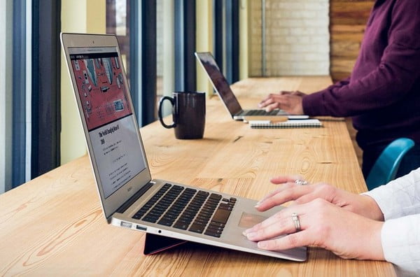 Twelve South BaseLift support MacBook-infoidevice