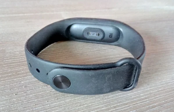 bracelet-caoutchouc-xiaomi-miband-2-infoidevice