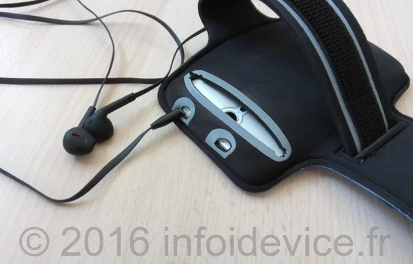 test-brassard-universel-smartphone-large-avec-ecouteurs-infoidevice