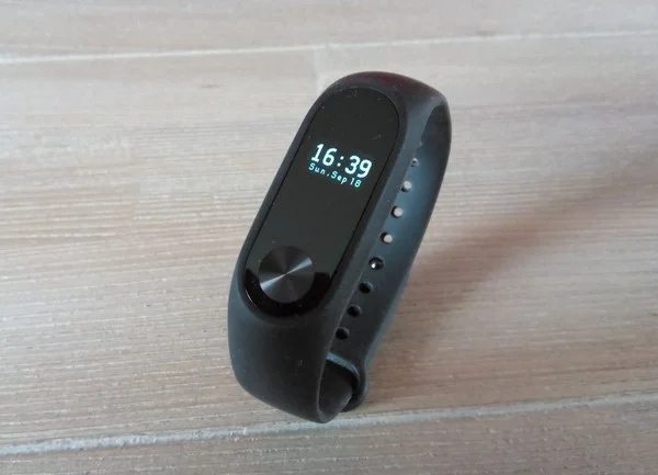 test-smartband-xiaomi-miband-2-infoidevice