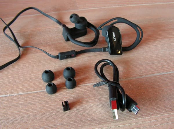 contenu-ecouteurs-bluetooth-sport-aukey-infoidevice