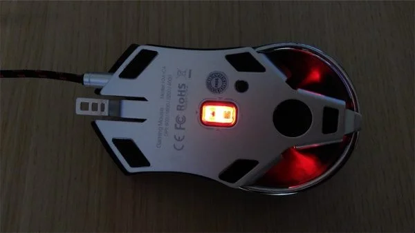 eclairage led souris gamer aukey infoidevice