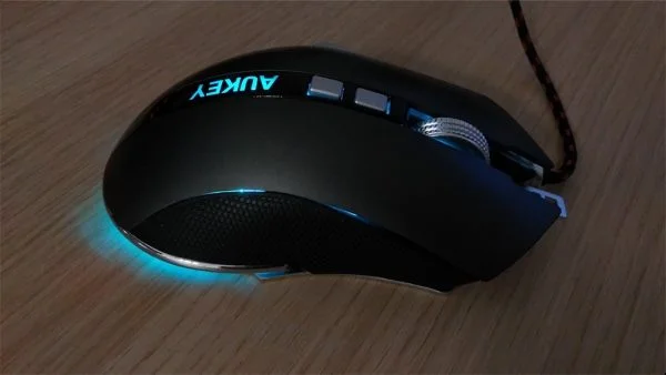 led bleu souris gamer aukey infoidevice