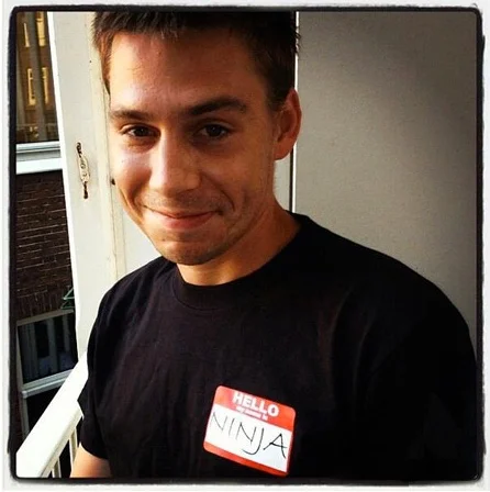 le developpeur de jailbreak joshua hill p0sixninja travaille chez apple infoidevice