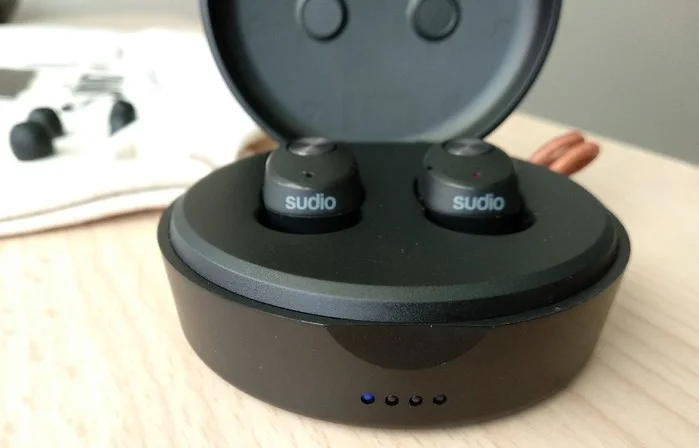 boitier recharge ecouteurs bluetooth sudio niva