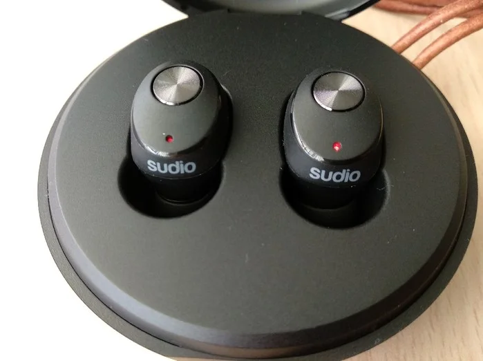 dock charge ecouteurs bluetooth sudio niva
