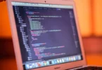 apple container linux macos