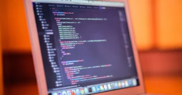 apple container linux macos